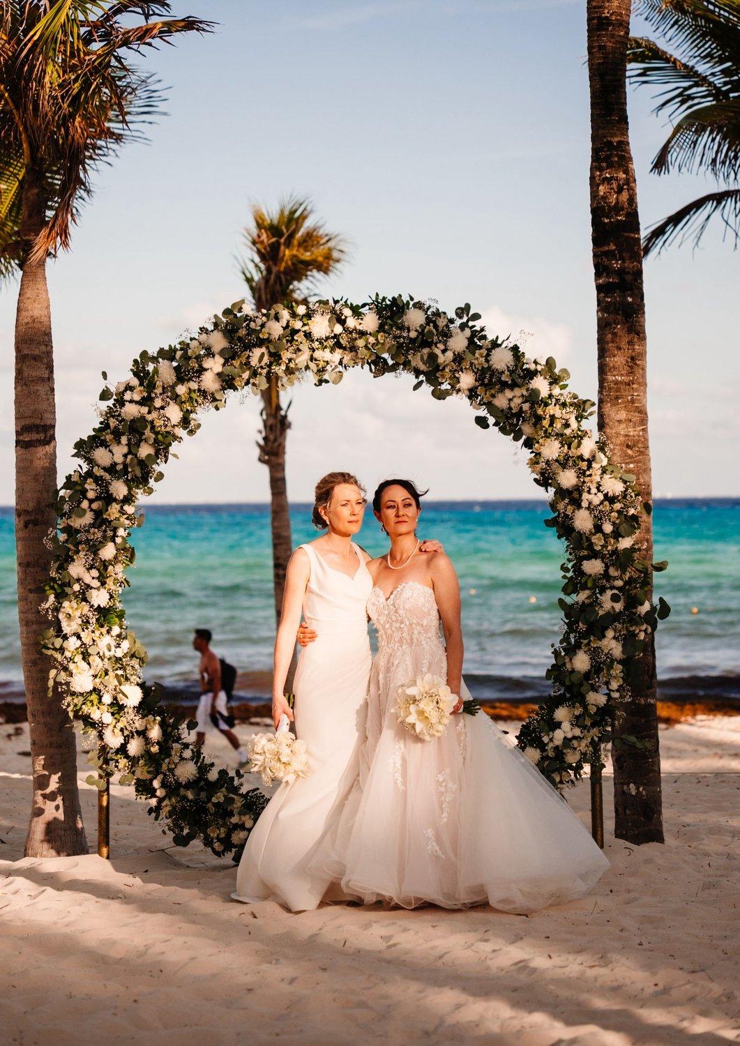 carousel-hero-element image-1