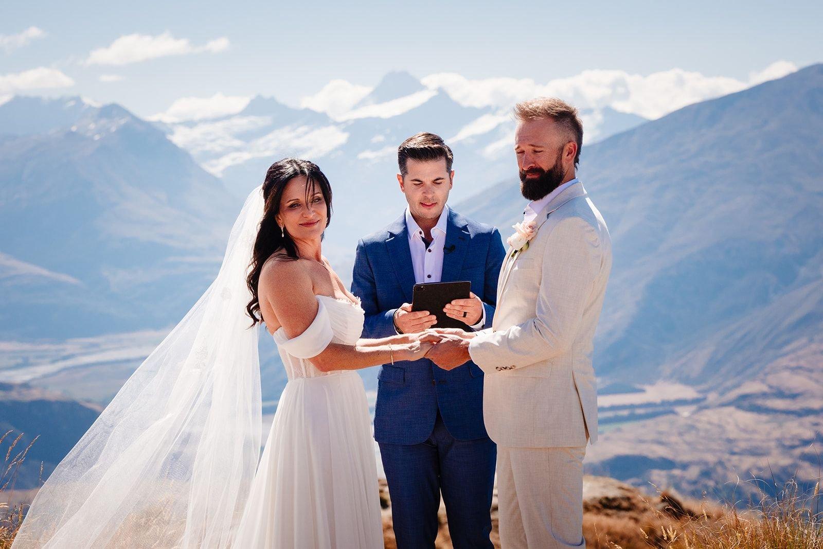 carousel-hero-element image-3