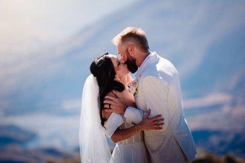 mobile - carousel-hero-element image-5